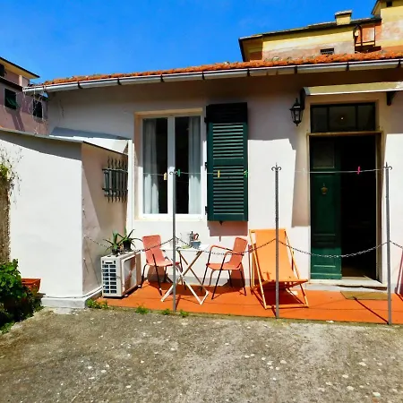 Surf House *