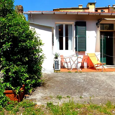 Surf House Levanto